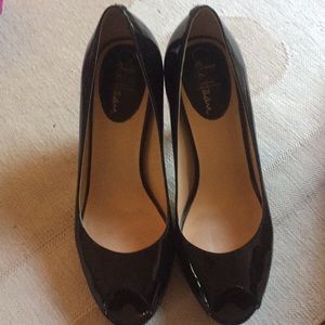 Cole Haan size 6.5 black patent pump